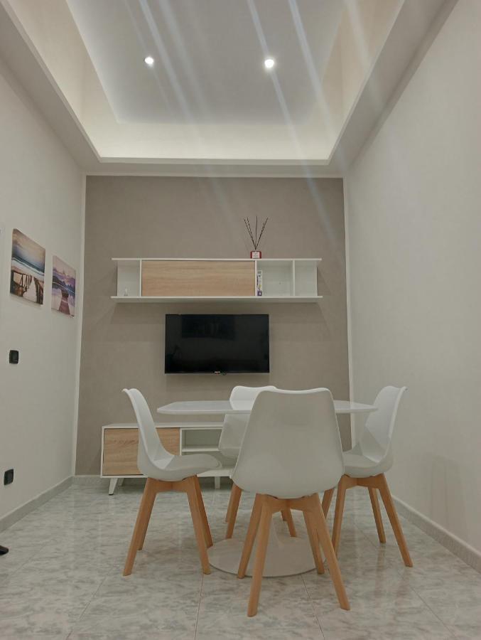 Fra Sole E Stelle Apartment Bari Ngoại thất bức ảnh