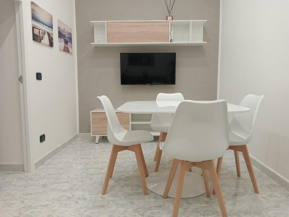 Fra Sole E Stelle Apartment Bari Ngoại thất bức ảnh