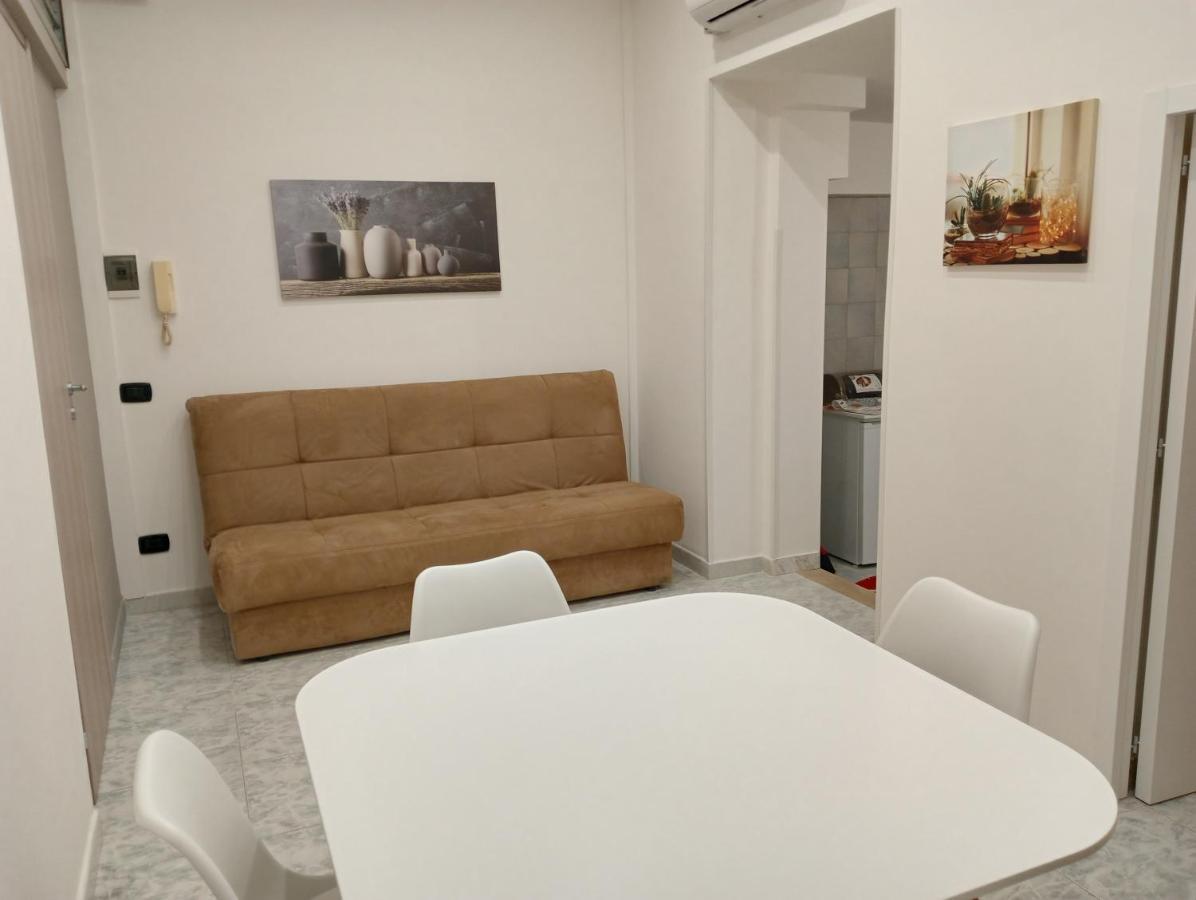 Fra Sole E Stelle Apartment Bari Ngoại thất bức ảnh