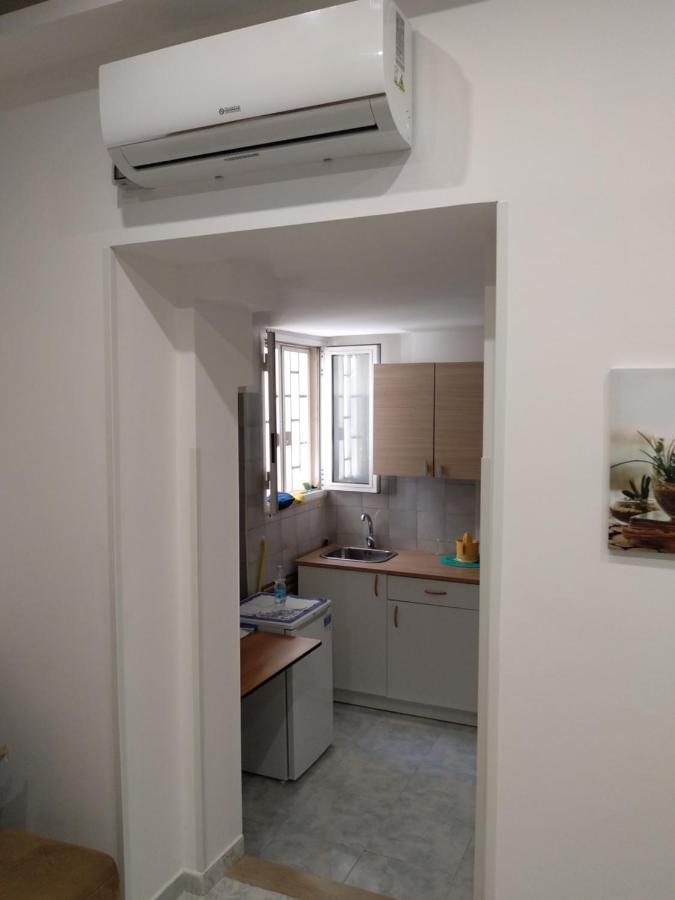 Fra Sole E Stelle Apartment Bari Ngoại thất bức ảnh